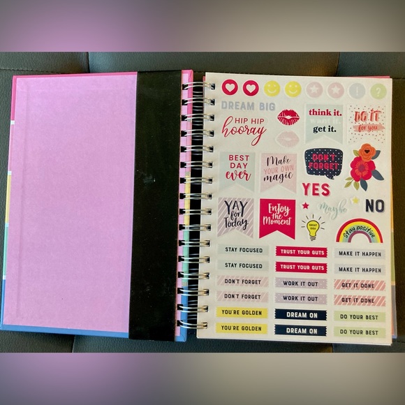 Paper Studio Weekly Planner - Picture 2 of 5